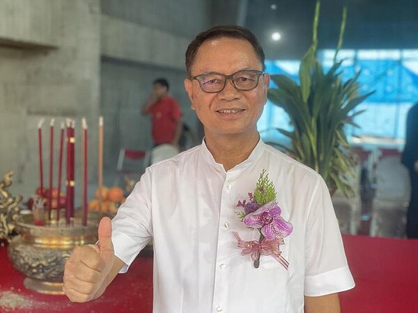 內科「廠辦霸主」達永建設機構董事長莊文欽在主持「金矽谷No.26全球經貿中心」上樑典禮後表示,選後預期房市將量縮、價持平。圖/蔡惠芳