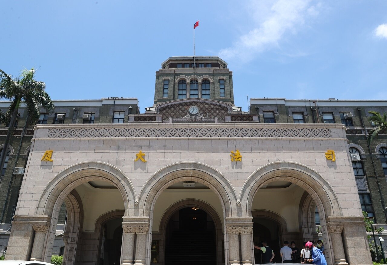 司法院建置AI寫判決系統,預計九月上線,第一階段先製作刑事酒駕、人頭帳戶兩類判決書。聯合報系資料照片