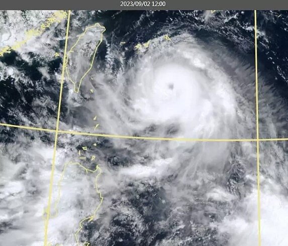 海葵颱風的颱風眼已隱隱若現。接下來即將進入海洋熱含量高的海域,颱風眼將更清晰,強度將進一步增強。圖/取自氣象局網站