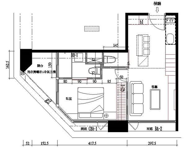 不少建案都有這種從主臥進出的小坪數陽台，善加利用也相當多功能。圖／盧淑媛提供