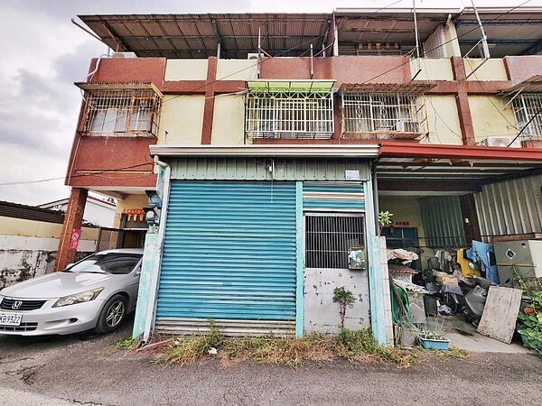 屏東一間透天凶宅開價200萬元,吸引網友目光。圖/截自臉書社團「我是凶宅!!」