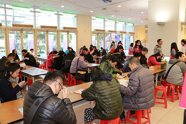 新北市政府勞工局將於9月6日上午10時至下午2時,在三重綜合體育館舉辦大型就業博覽會。圖/新北市政府提供