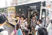 學生上不了車！竹市藍1區公車爆棚　市府提改善方案