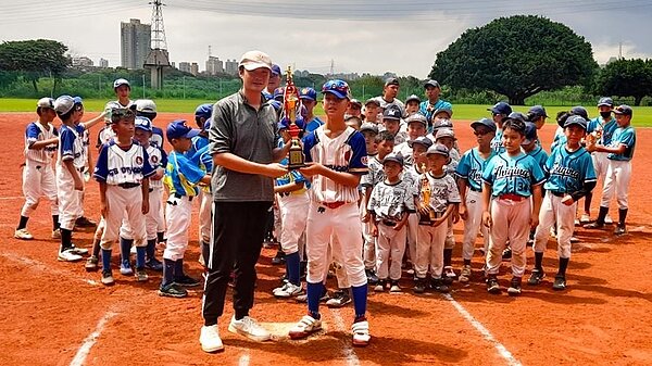 永慶房屋連續3年支持天使盃全國社區棒球賽。圖/永慶房屋