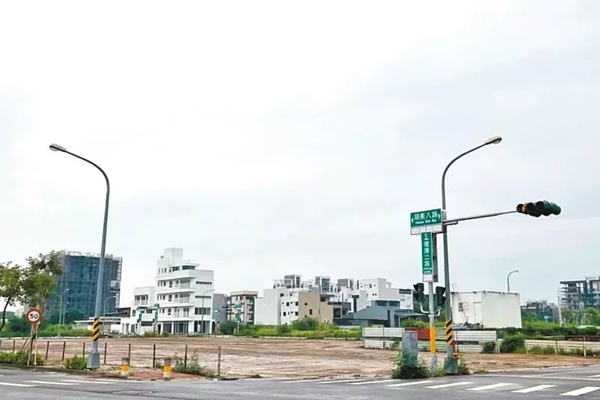 新湖美夜市地點在湖美八路與健康二路口,面積較小,初步規畫300多個攤位,業者已向市府申請經營觀光夜市。圖/聯合報資料照片