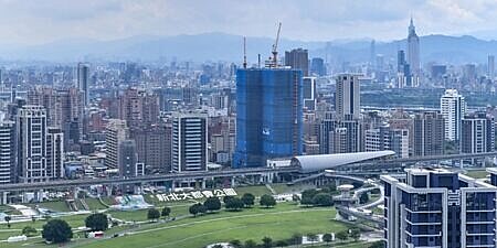 低總、高單建案產品持續成交,並推升房價,市場專家認為,要看到房價下跌的機率已愈來愈小。圖∕本報資料照片