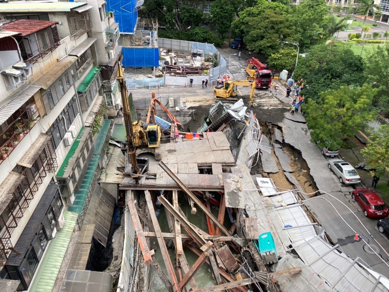 大直民宅傾斜現場空拍圖。圖/好房網News記者徐沛琪攝