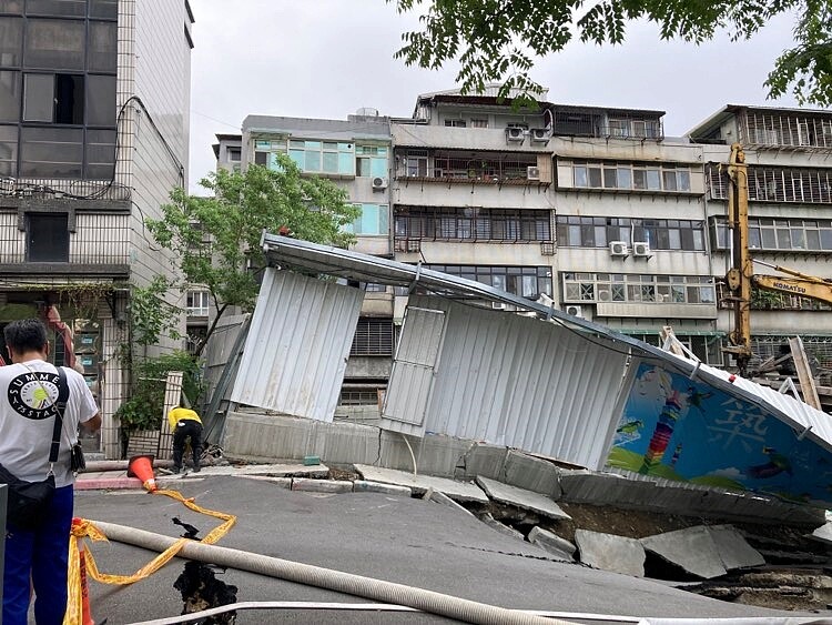 昨(7)日晚間台北市中山區大直民宅陷落事件令人怵目驚心!圖/好房網News記者徐沛琪攝