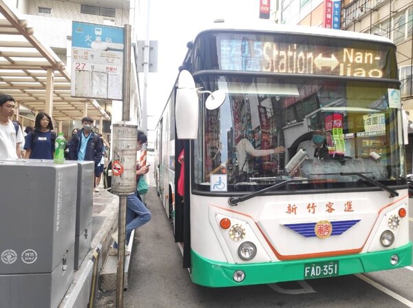 竹市藍15公車9／11起恢復原班次數。圖／新竹市政府提供
