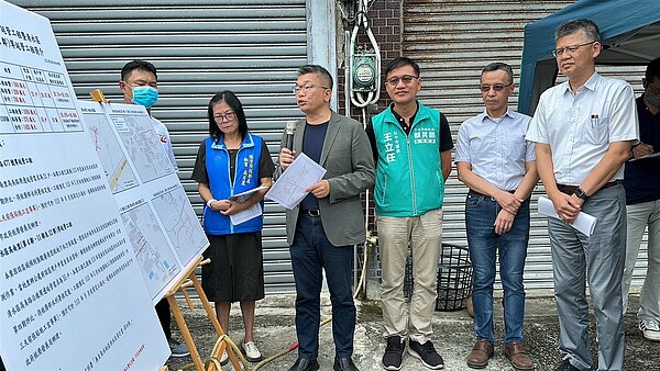 立法院副院長蔡其昌會勘，爭取經濟部水利署補助高南里自來水延管工程，總經費2185萬元，力拚明年9月完工通水，約76戶受惠。圖／立法院副院長蔡其昌提供