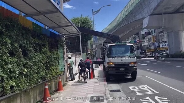 民進黨議員何孟樺今揭內湖區「基泰碧湖」疑似繼續施工。
圖/何孟樺研究室提供