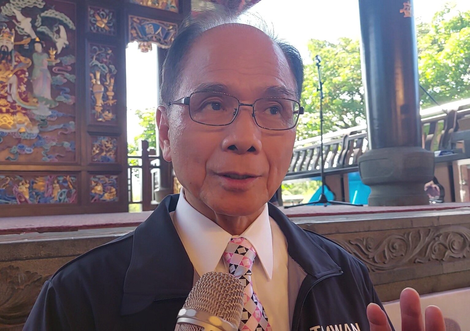 民進黨總統參選人、副總統賴清德老家遭爆違建,立法院長游錫堃表示,賴出身貧困,老家一直是工寮,應該不會有違建的情況。記者陳敬丰/攝影