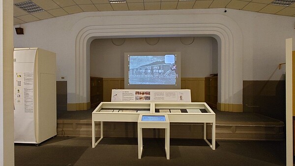 建物屋頂以鋼構桁架之支撐,室內天花現況已遮蔽,看不見鋼構桁架。圖/文化局提供