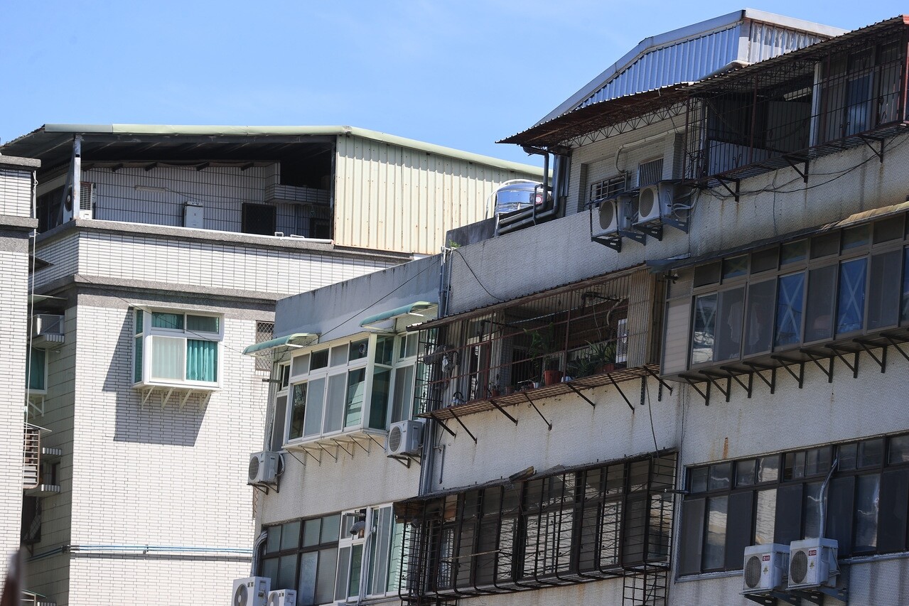 台北市大直民宅塌陷案第三天，基泰建築工地已大致完成回填。記者余承翰／攝影 