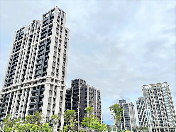 三重區的預售屋申報件數及成交總金額,已連續3季蟬聯新北市之冠。圖為三重區新建案/ 新北市提供