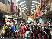 舊街景重生！台中舶來品商圈「貝殼廣場」改造變打卡景點