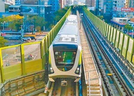 
台中捷運綠線營運至今虧損超過20億元，占總資本額近7成，交通局表示目前正研議未來是否增資等，仍在討論中。（資料照片∕林欣儀台中傳真）
