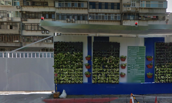 基泰大直2015年2月工地還在，隔年就變成停車場。圖／翻攝自GoogleMaps
