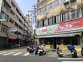 彰化名店「皇家排骨」漲到100元　民眾荷包再縮水