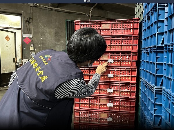 食安處啟動專案前往蛋品製造廠稽查。圖/台中市府提供