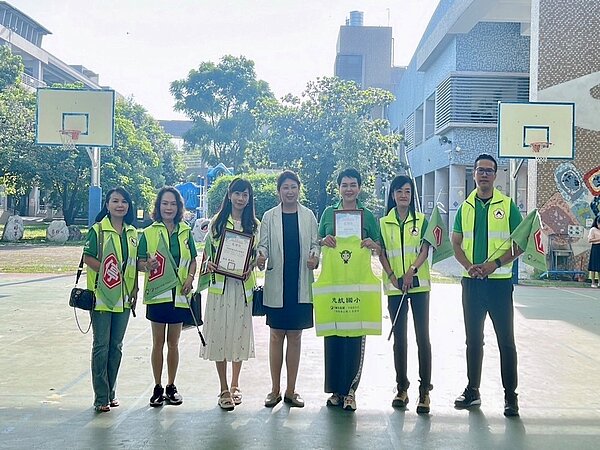 有巢氏房屋推動社區友善貼心服務，落實「社區大小事，就找有巢氏」的精神。圖／有巢氏房屋提供