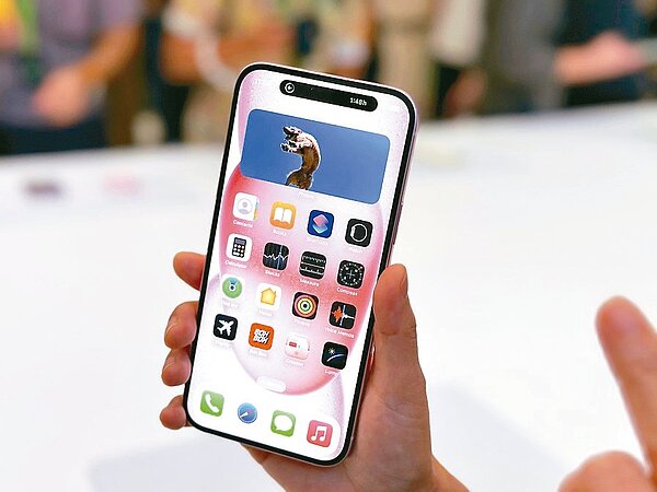 iPhone 15日開放預購,買氣熱。 圖/聯合報系資料照片