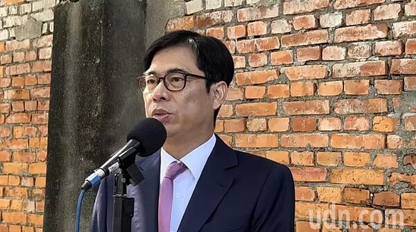 高雄夫妻命案，市長陳其邁指會檢討落實公寓大廈管理。記者王昭月／攝影
