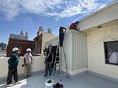 柯文哲新竹老家自拆違建　5樓加蓋鐵皮內部曝光