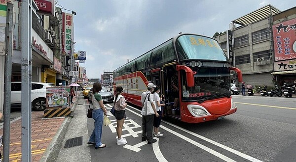 桃園龍潭有部分客運路線1820（含AB線）、1821、1728及5350路線，10月2日起將納入基北北桃1200月票。圖／徐玉樹提供