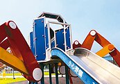 公園遊戲場缺遮蔭　家長憂燙傷