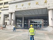 台中國小師巴學生頭、綁衣袖口　校方停聘