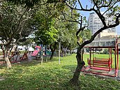 反對斗南市中心唯一公園變停車場　鎮民掛布條抗議結果超展開