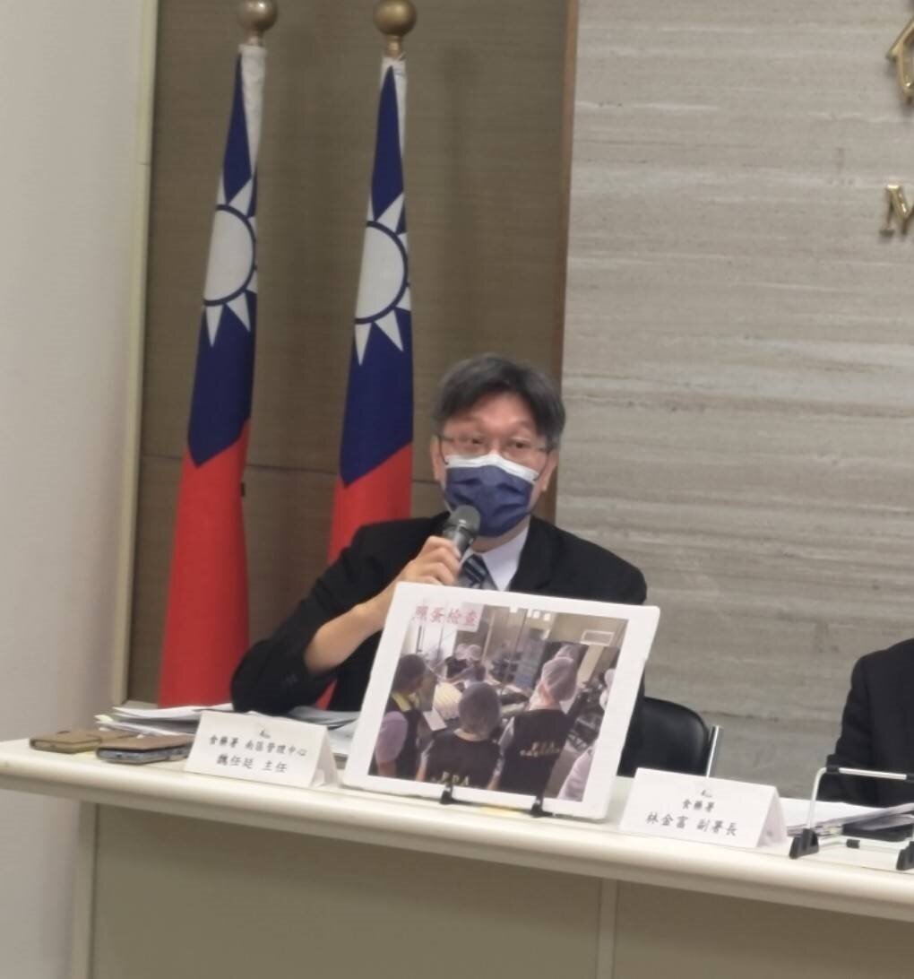 魏任廷表示,業者雖強調過期麻糬,為內部測試不合需求置放在倉庫內,並未給民眾使用,但過期食品放在倉庫內即違反食安法,遭開罰6萬元罰鍰。記者鄒尚謙/攝影