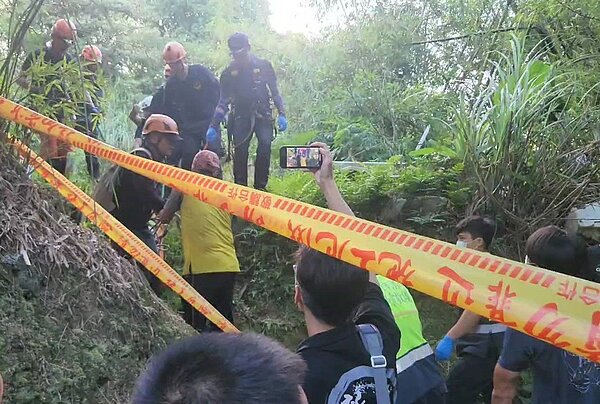 新北市瑞芳山區有11名登山健行民眾遭虎投蜂螫傷，其中2人送醫不治。記者邱瑞杰／翻攝