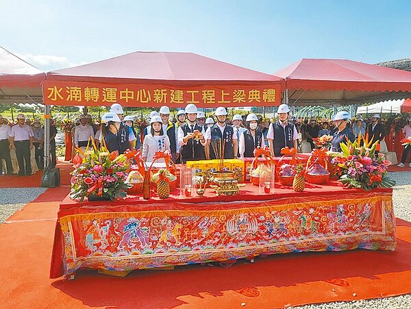 台中市水湳轉運中心使用優化工法,進度大幅超前,20日舉辦上梁典禮。(台中市政府提供/張亦惠台中傳真)
