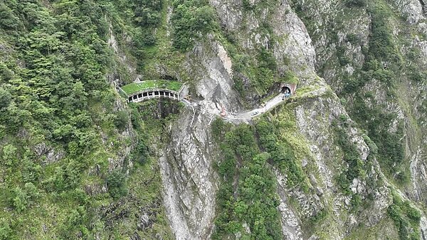 中橫公路中斷至今已24年,當地居民苦盼何時能完成復建,讓他們有一條回家的路。(谷關工務段提供/陳淑娥台中傳真)