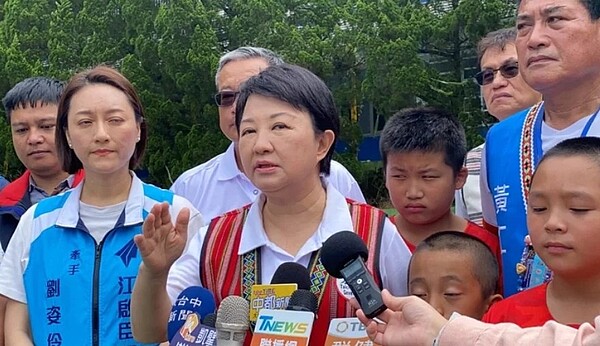 台中市長盧秀燕說,她希望中橫公路復建工程,比照南橫公路,能讓全線人車通行。圖/記者林佩均攝影