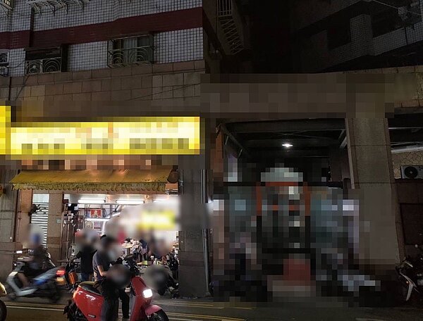 新北市曾姓男子從租處12樓墜落1樓中庭，送醫急救宣告不治，警調查死因。記者曾伯愷／翻攝