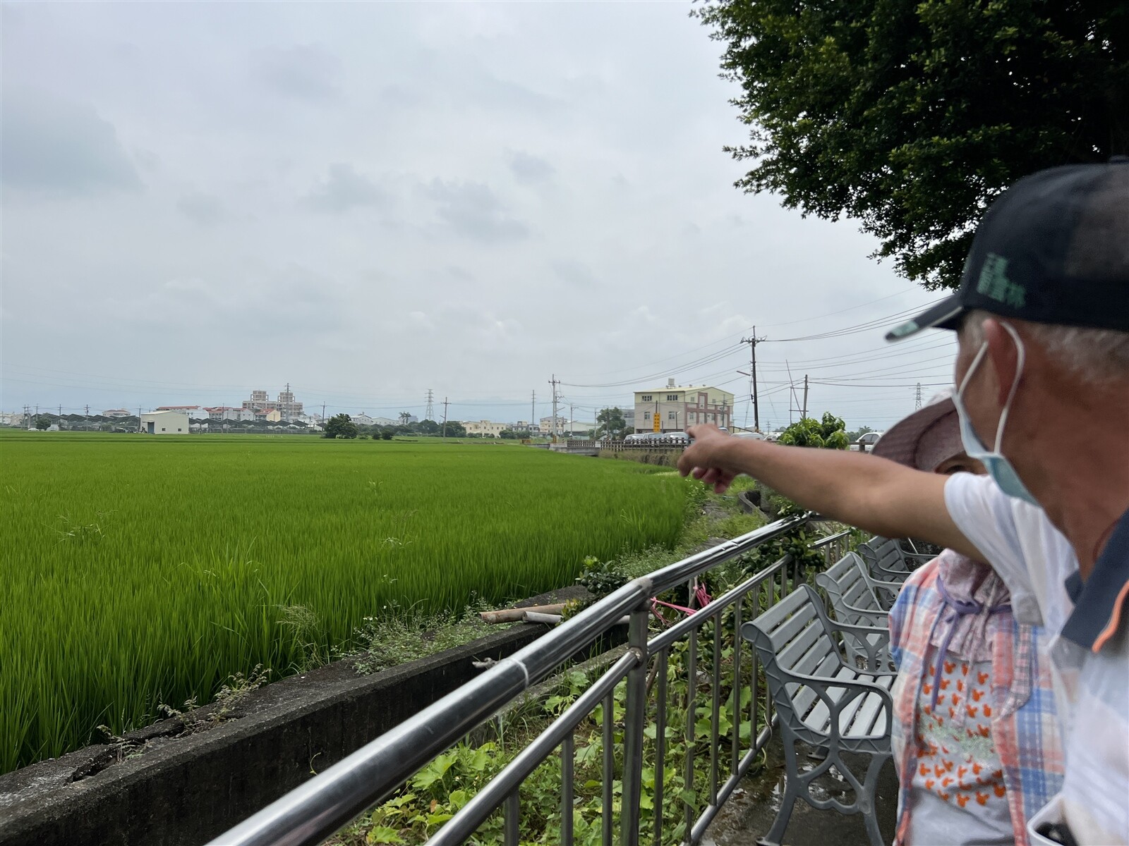 20多年前遷居雲林斗六「最大里」保庄里的黃姓住戶，與周邊住戶共16戶至今自家都沒有自來水可以用，必須拉設臨時水管、借用他人處所裝水表才行得通。記者陳苡葳／攝影 