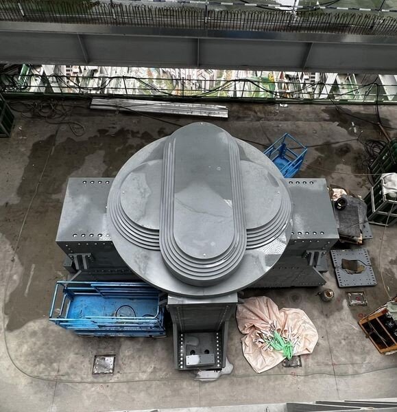 ▼「台中之鑽」的TMD「調諧質量阻尼器」( Tuned Mass Damper,TMD)。(圖/余曉嵐提供)