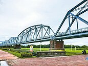 公廁限時開放　大樹舊鐵橋遊客不便