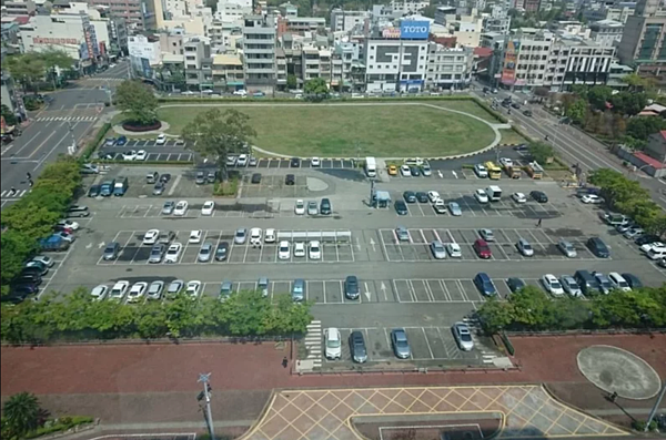 公路局核定嘉市「市府北棟地下停車場」、「舊市公所地下停車場」,共2場二期「前瞻基礎建設-城鄉建設-改善停車問題計畫」案。圖/嘉市府提供