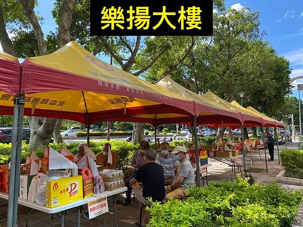 各社區住戶們準備供品並熱情參與。（圖／北投樂生活Ｘ有你有我）