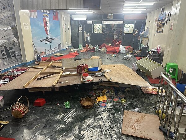 台南市一處移工常聚集的透天厝氣爆,八名印尼籍男移工燒燙傷被送醫,消防隊研判移工以瓦斯桶煮火鍋不慎造成瓦斯外洩。記者黃宣翰/翻攝