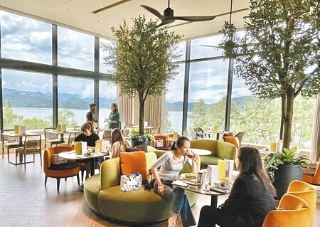 南投縣環保局說,縣內有103家旅宿業響應環保,其中日月潭雲品溫泉酒店等5家榮獲環保標章旅館,堪稱環保模範生。(楊靜茹攝)