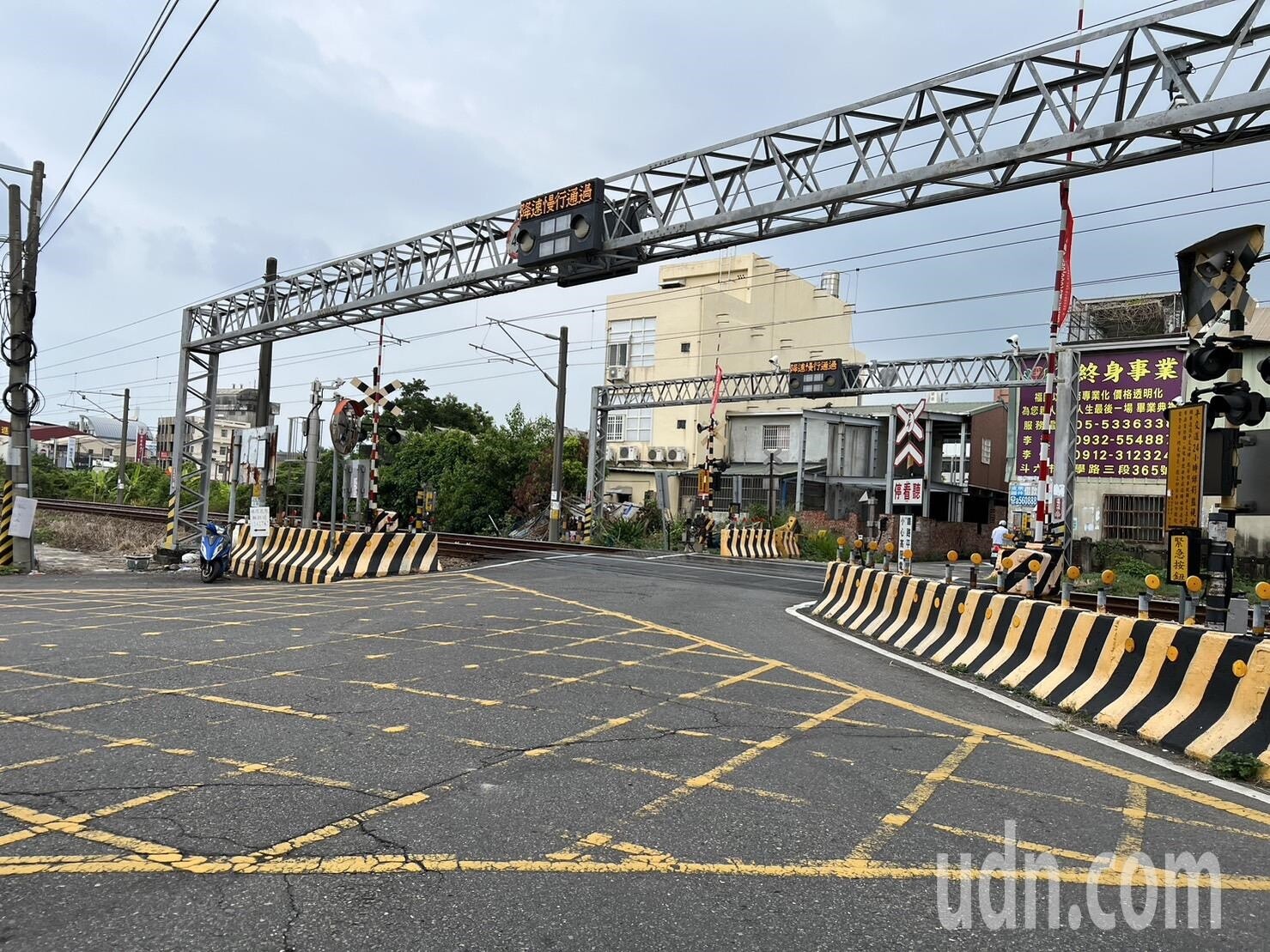 雲林縣斗六市區7處鐵路平交道中，車流量最大的鎮北、保長每次停等時間至少3至5分鐘，圖為後庄平交道每次停等時間至少2.5分鐘。記者陳苡葳／攝影 