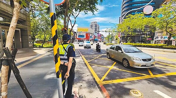 新北市今年1至6月30日內死亡事故10大熱點,前3名集中三重、板橋區,警方將會加強取締,減少交通事故發生。(新北市交通警察大隊提供/蔡亞樺新北傳真)