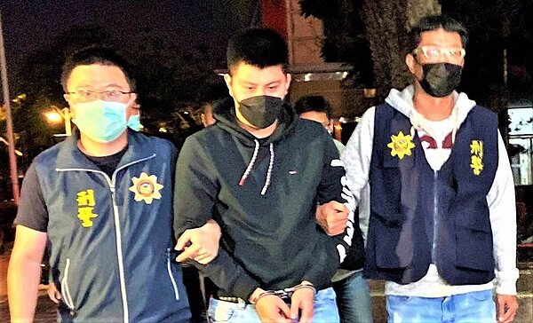 擦撞車禍釀成重大治安事件,3名惡煞以鋁棒痛打男大生,打到顱內出血,住進加護病房急救,引起社會撻伐。(資料照/盧金足攝)