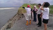 社尾堤防崩堤未修　民代批不顧人命？