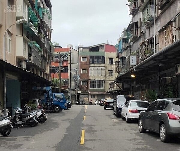 日前一名網友表示,好不容易看上的房子卻是2樓路沖。圖非本文提及物件。示意圖/好房網News資料照